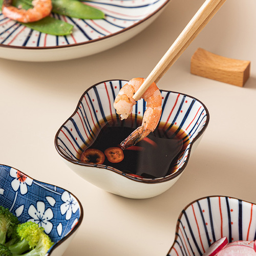 Retro Japanese simple sauce vinegar flower flavor dish household underglaze color hotel snack dipping seasoning side dish peanut dish