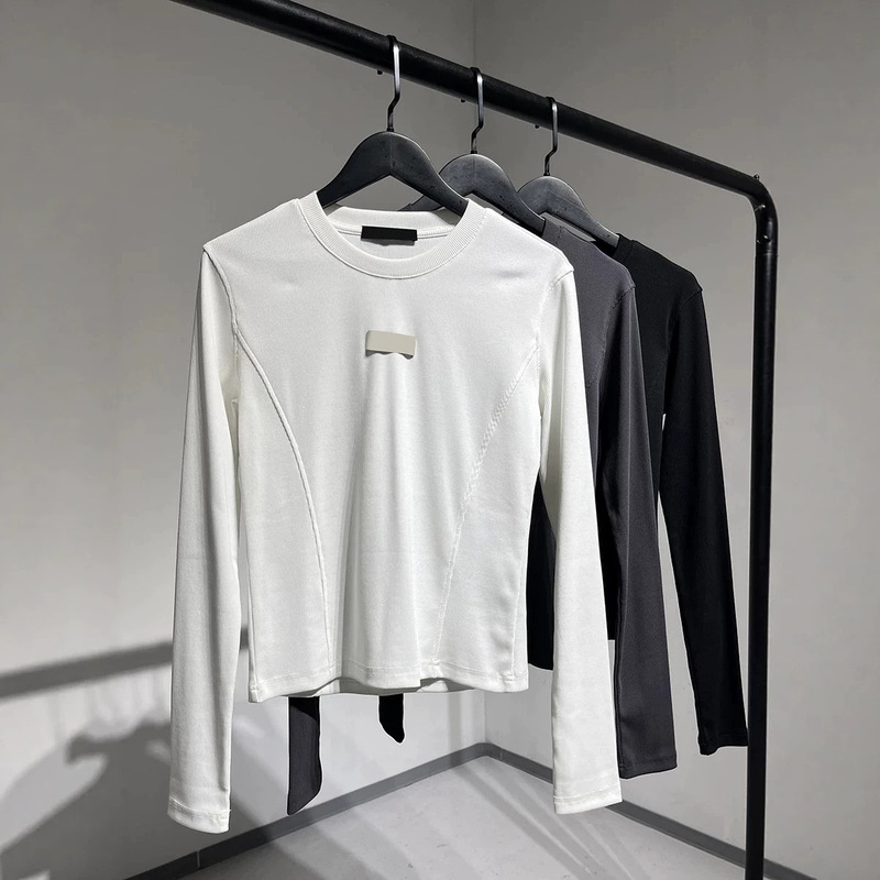 Same style long-sleeved T-shirt as sold in department stores, 2026 autumn new collection, fishbone-patterned, waist-slimming, embroidered label, elastic top, women's casual wear Same style long-sleeved T-shirt as sold in department stores, 2026 autumn new collection, fishbone-patterned, waist-slimming, embroidered label, elastic top, women's casual wear