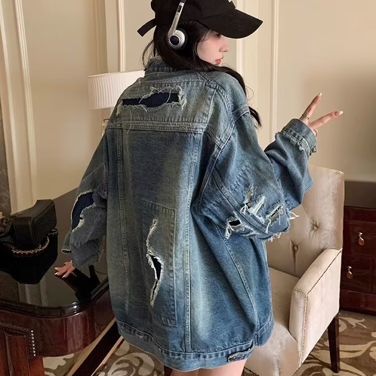 American retro denim jacket for women, spring and autumn 2024 new style, loose fit, versatile, washed and distressed cardigan top.