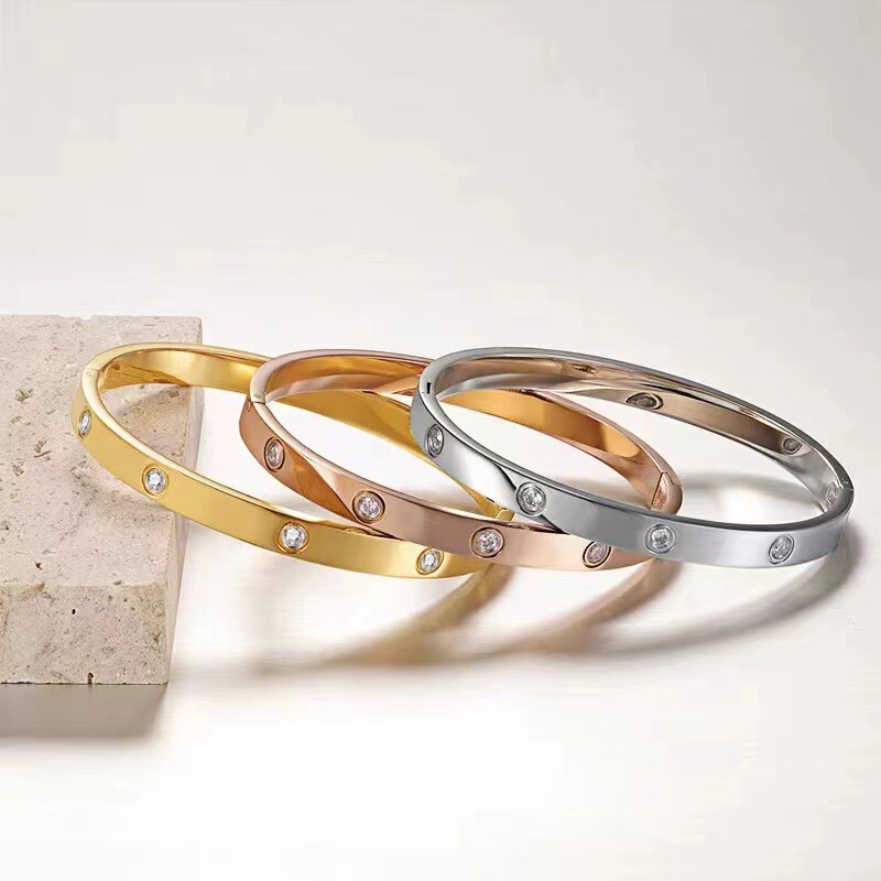 Internet Celebrity Explosions No Fading Exquisite Ins Fashion Design Bracelet Light Luxury High-end Women's Bracelet Internet Celebrity Explosions No Fading Exquisite Ins Fashion Design Bracelet Light Luxury High-end Women's Bracelet