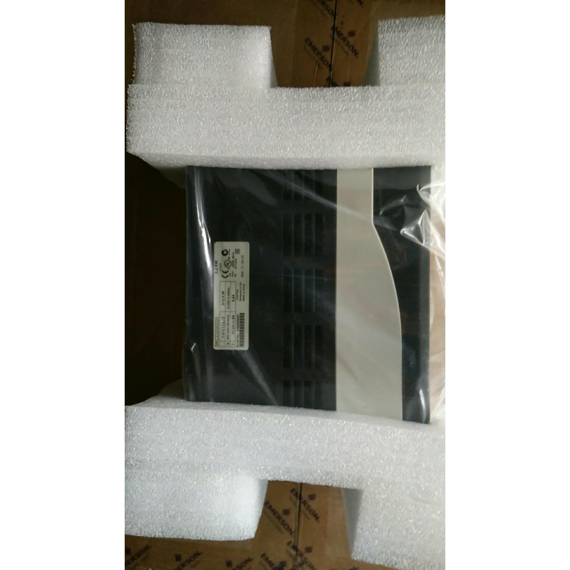 EMERSON/艾默生变频器SKCD200220 220V 2.2KW全新原装现货