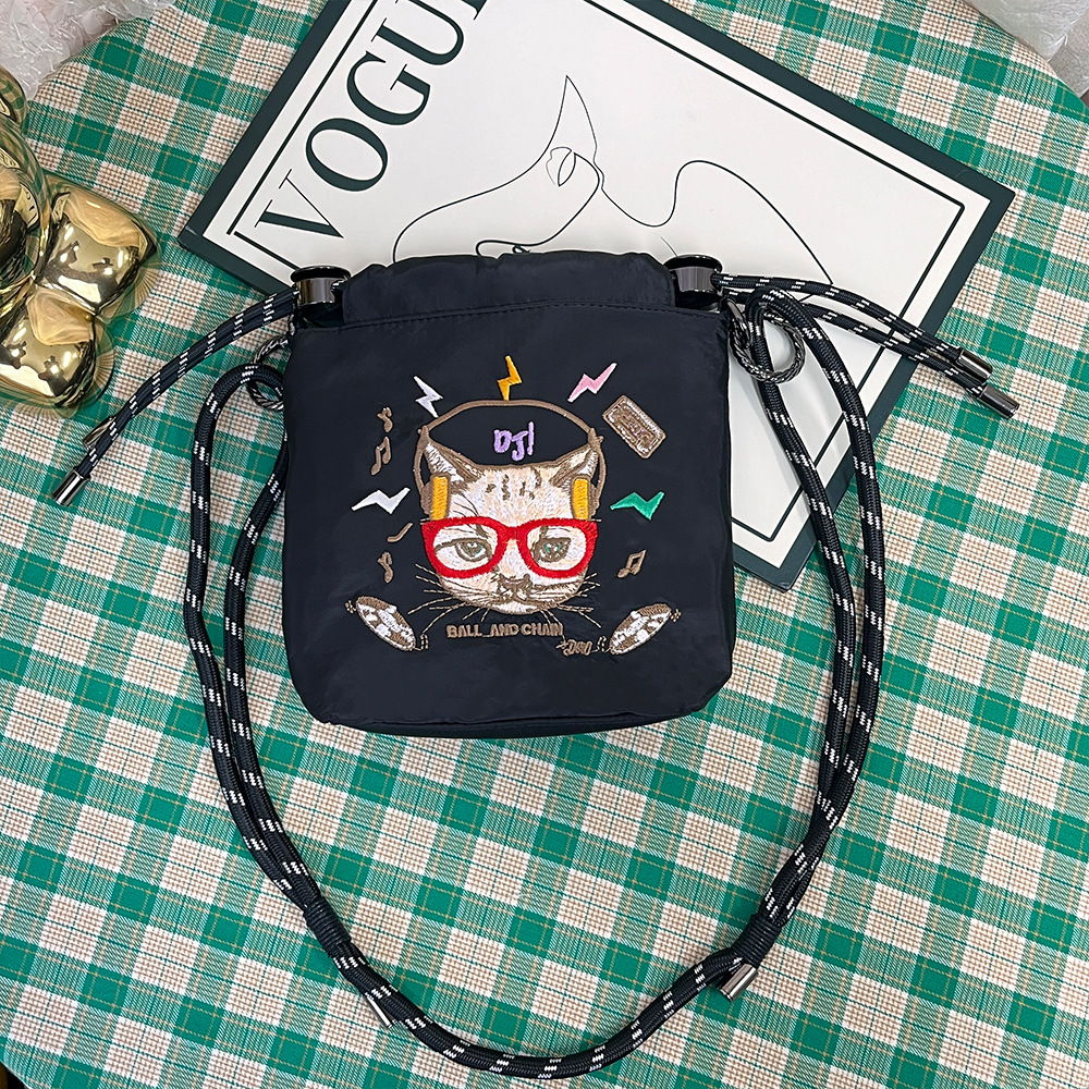 블랙 라이트닝 캣 크로스바디 백