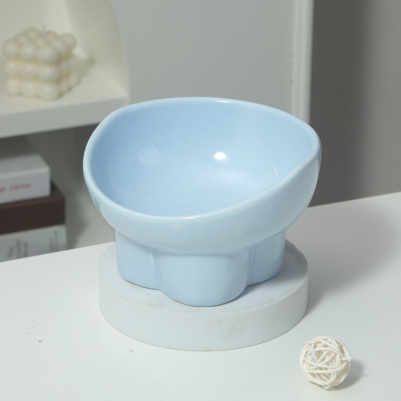 큰 파란색 잉곳 그릇