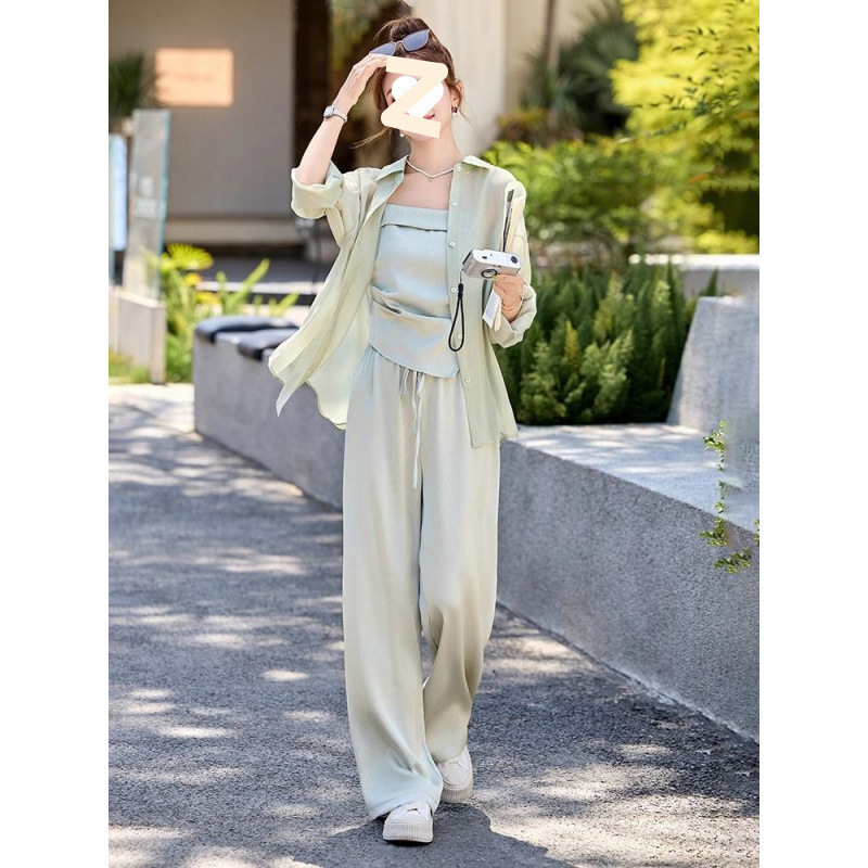 女性のための美しい夏の衣装セット 2025 新しいレイジースタイル日焼け止めシャツサスペンダーカジュアルワイドレッグパンツ 3 点セット|undefined