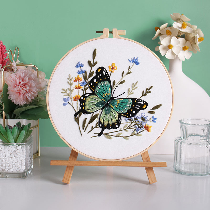 Original nuevo paquete de materiales de bordado DIY mano mariposa amor flores mariposa kit de bordado cruzado venta caliente Inglés creativo