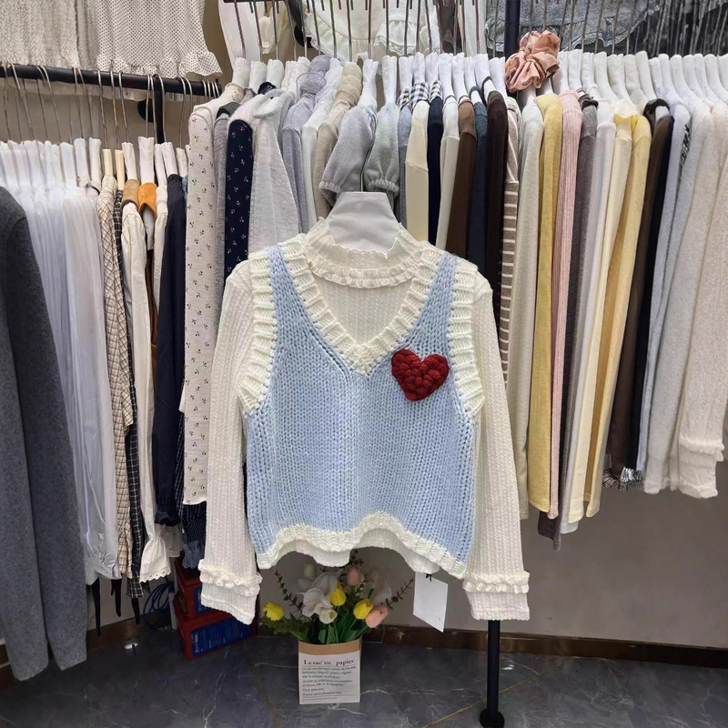 2025 New Winter Design Niche Hand-Knitted Thick Stick Needle Vest Women's Sweet Heart Knitted Knitwear Women's Suit