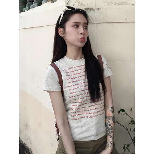 Women's Summer Slim-Fit, Short-Sleeve Gray T-Shirt with Retro American-Style Letter Print and Off-Shoulder Design – Perfectly Versatile for a Flattering Look