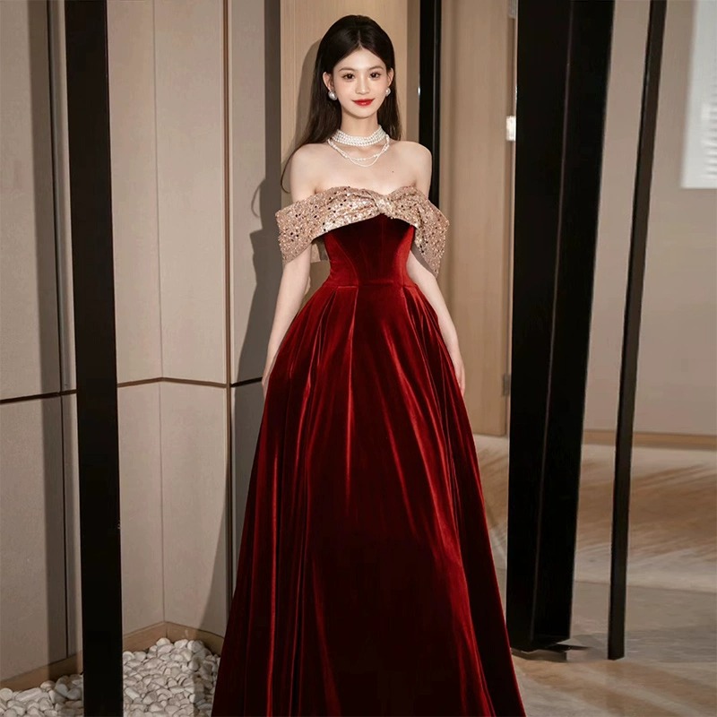 Shoulder Velvet Toast Dress Bride's wine red High Sense at large Princess Little Engagement dress Banquet
