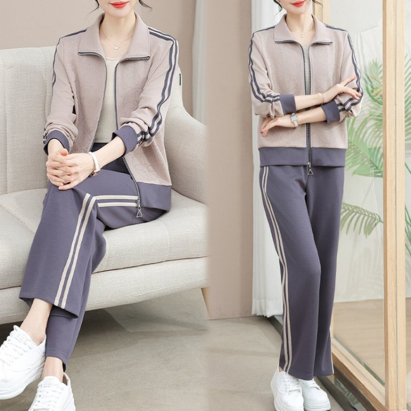 Middle-aged mother spring sportswear suit 2025 new middle-aged women's spring and autumn age-reducing casual jacket coat