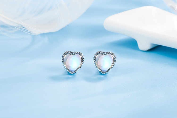 Fashion Heart Shape Copper Earrings Inlay Zircon Copper Earrings 1 Pair