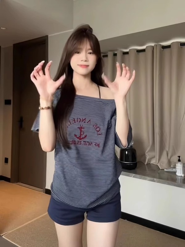 アメリカンホットガールストライプオフショルダー半袖Tシャツレディースニッチレトロレタープリントルーズワンショルダートップ|undefined