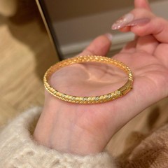 中古の金色の糸の麦の穂のブレスレットの女性のヴィンテージの精巧な高級感の手環の軽い豪華な大衆の設計の手飾り