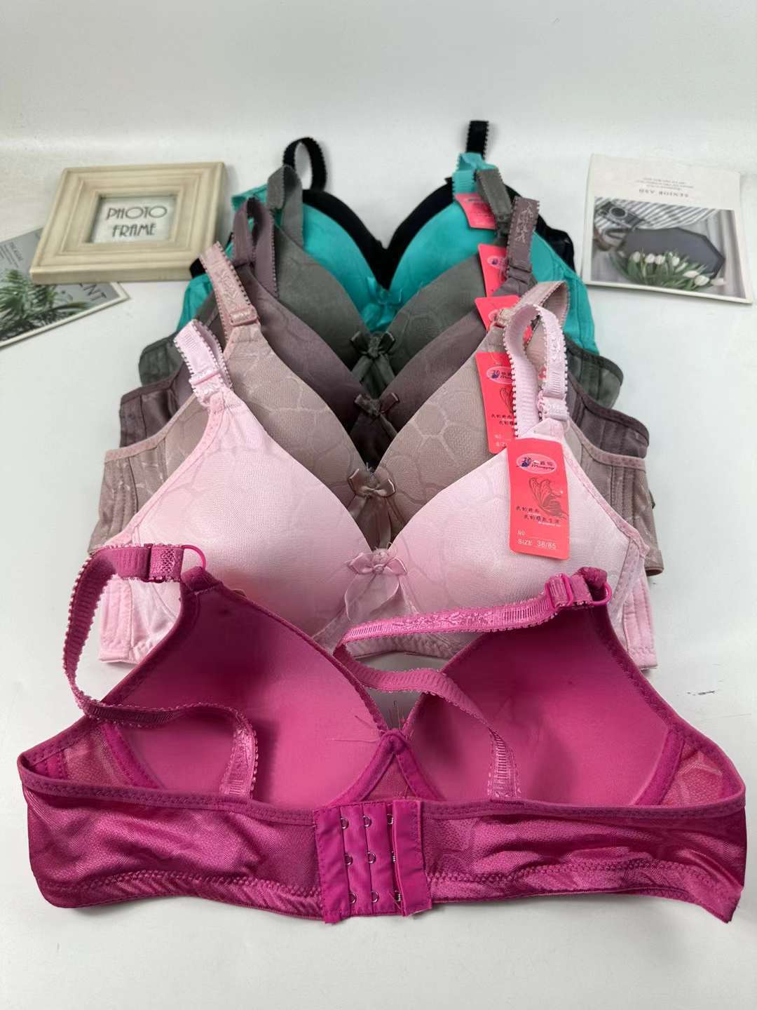 Sujetador de ropa interior de mamá transfronteriza delgada de mediana edad y ancianos sujetador inalámbrico de algodón empuja hacia arriba más sujetador de tamaño al por mayor