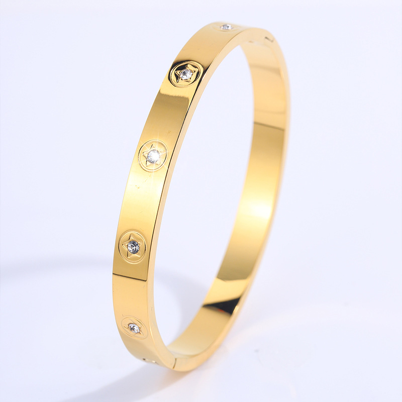 Brazalete de acero de titanio de diseño personalizado de diamante de pentacos no se desvanece pulsera de niñas de alto nivel pulsera de 18k
