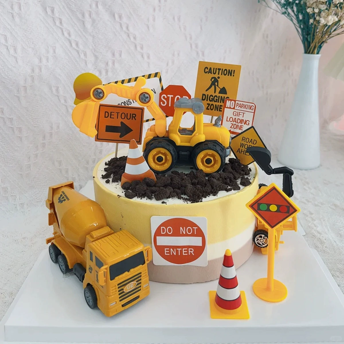 Decorations, dessert transport, toy car, archaeological excavations