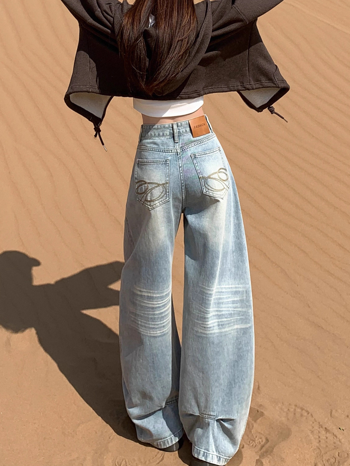 Qadın üçün geniş şalvar cins, boş kəsilişli denim