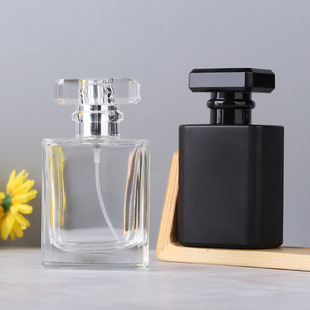 50ml Perfume Bottled High-grade Glass Small Spray Bottle Portable Hydrating and Pressing Travel Perfume Bottle Empty Bottle Fine Mist