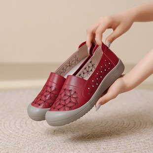 Explosions Mom Shoes Embroidered Flowers Laser Hollow Nurse Hole Single Shoes with Soft Leather Bottom Flat Non-slip 8356