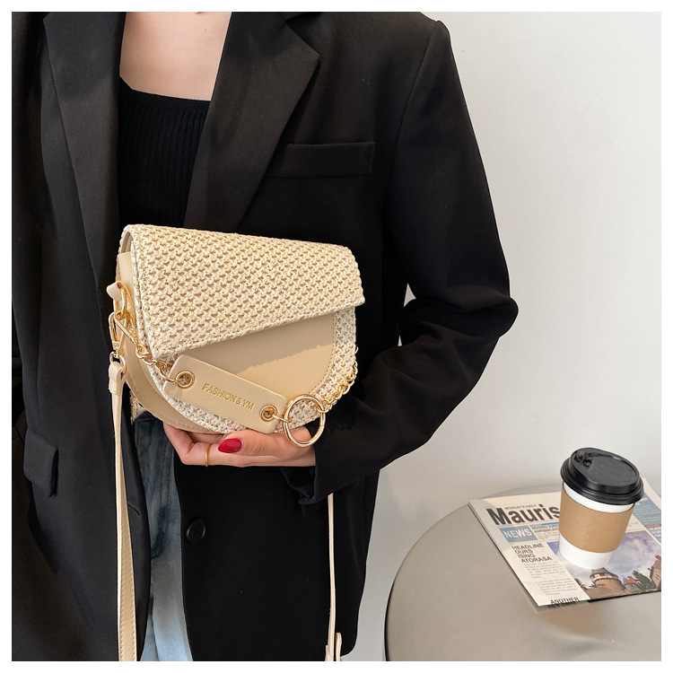 Women's Medium Straw Solid Color Fashion Shell Flip Cover Straw Bag display picture 2