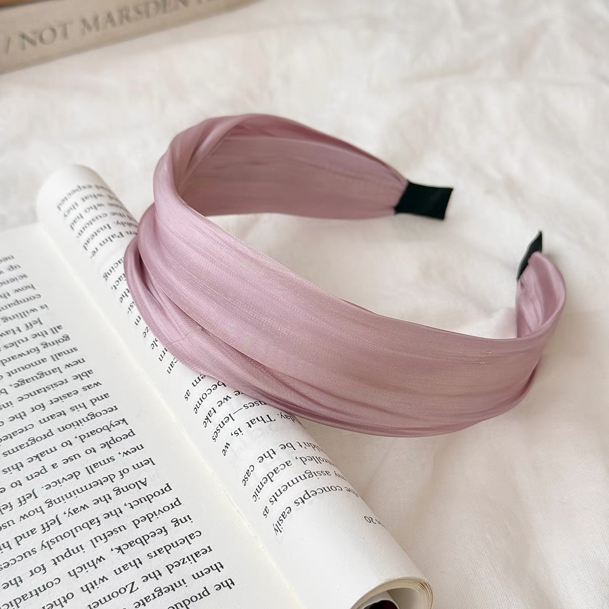 Diadema de horquilla de primavera y verano de seda con poca luz para mujer 2025 nuevo sencillo y versátil lavado de cara y cabello prensado diadema de ala ancha accesorios para el cabello