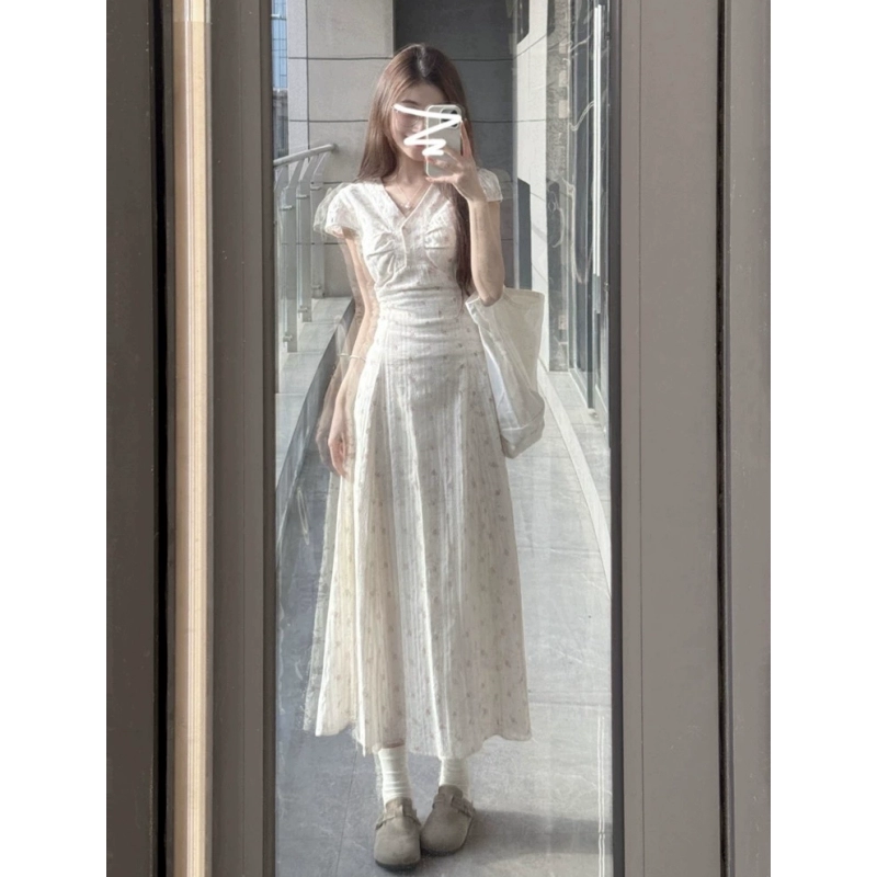 Французское платье с v-образным вырезом и цветочным принтом для женщин, летнее новое стильное высококачественное праздничное платье с талией, утягивающее талию, длинная юбка трапециевидной формы