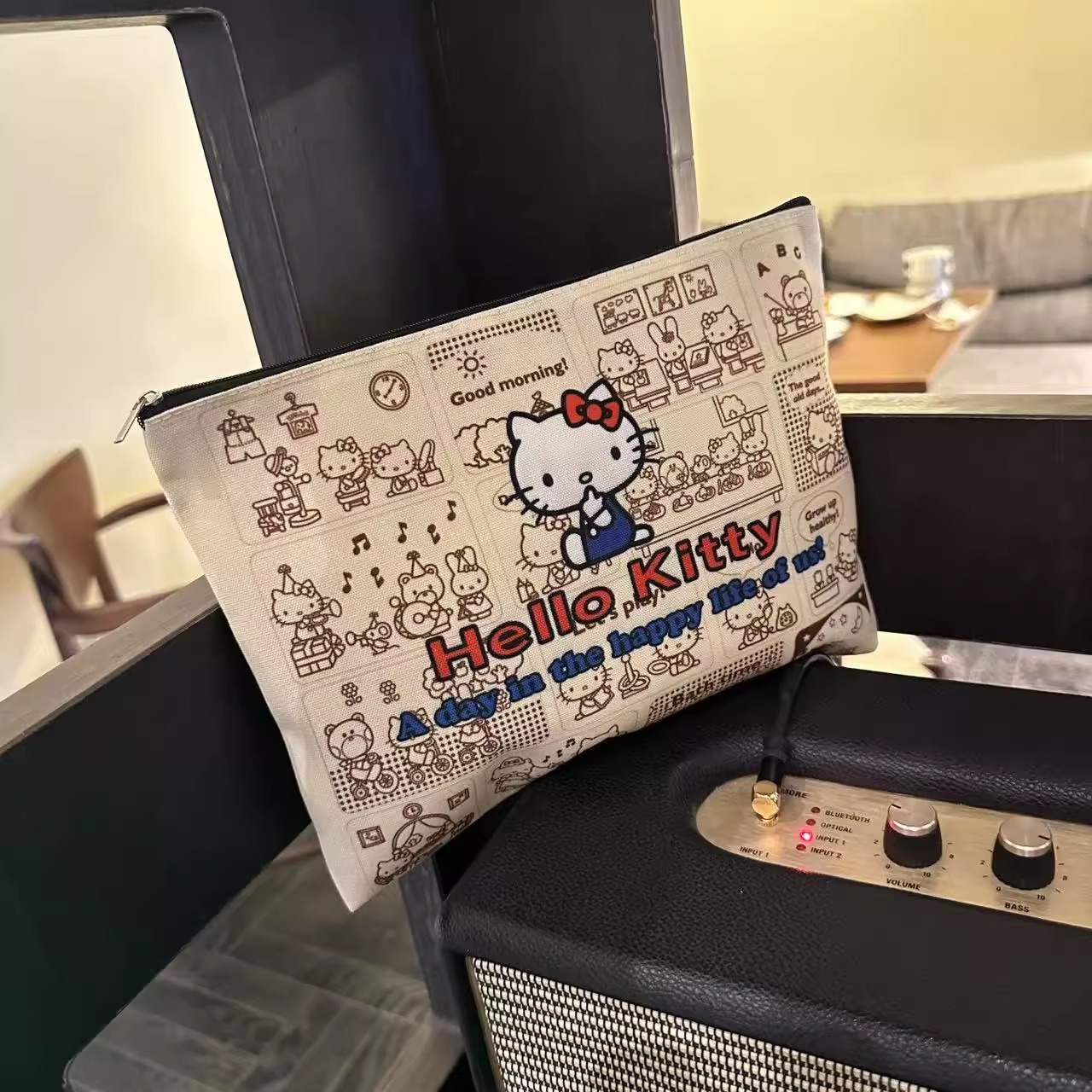 kitty手拿包森系高颜值小众爆外出ins纳包学生化妆包便携通收纳