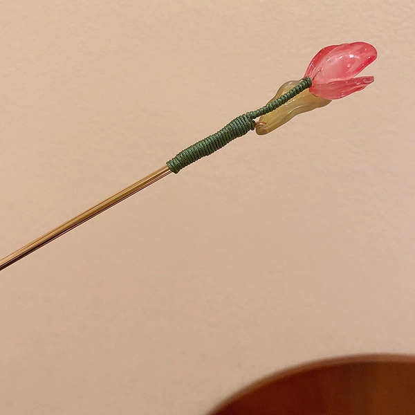 Fuchsia Chinese hairpin, flowered
