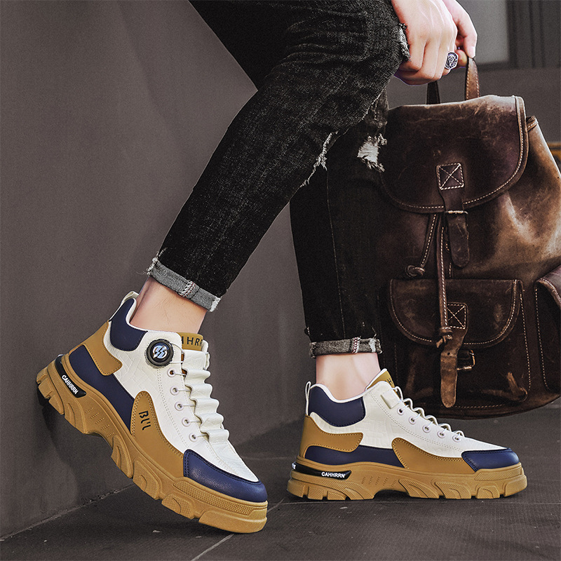 Botones rotativos de estilo retro de cuero de empalme sin correa botas Martin de otoño al aire libre a prueba de viento botas de hombre