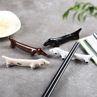 Creative Dachshund Ceramic Chopsticks Rack Cute Cartoon Puppy Dining Table for Hotel Japanese Household Chopsticks Holder Chopsticks Pillow