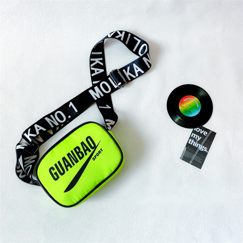 INS nuevo estilo bolso de los niños de moda fresco de la carta del muchacho bolsa de mensajero bolso de hombro de la muchacha personalizada desgaste del bebé a juego bolso de la joyería