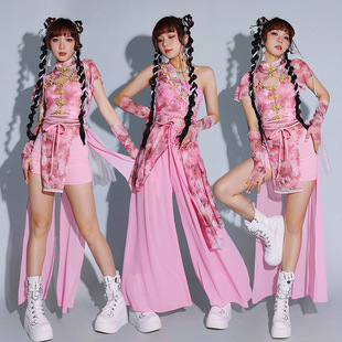 ���LŮ�F�ݳ����Ըз�ɫkpop�赸�����������·���ʿ����bŮ���b