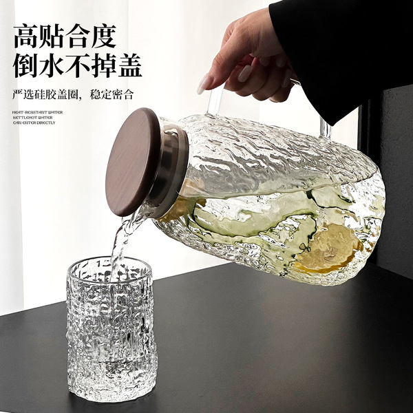 Glass capacious teapot for home use