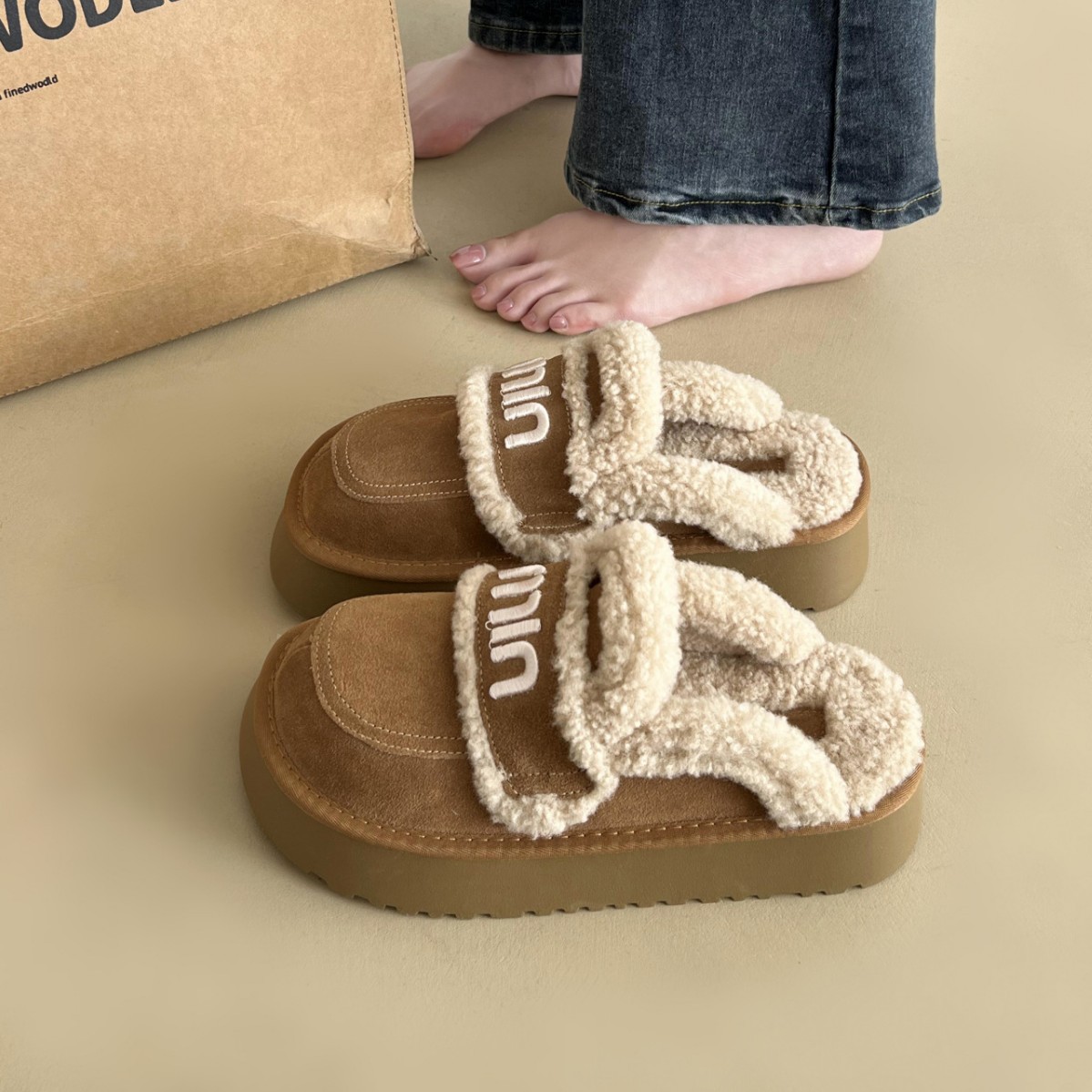 网红厚底毛毛拖鞋女外穿加绒保暖面包鞋2025新款秋冬季包头棉拖鞋