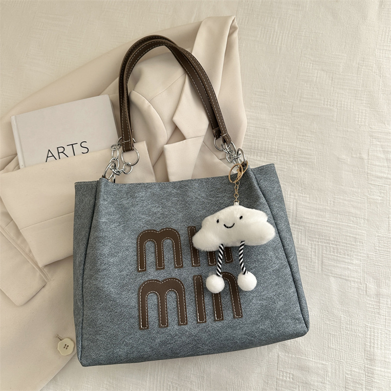 Carta de dama de gran capacidad de invierno 2024 nuevo estilo versátil bolso casual bolso de alta calidad sensación de moda