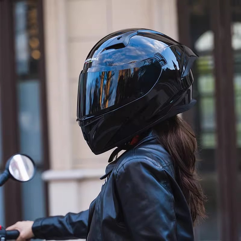 Casco de motocicleta certificado 3C Bluetooth para hombres y mujeres Four Seasons personalidad universal motocicleta de crucero eléctrico casco completo