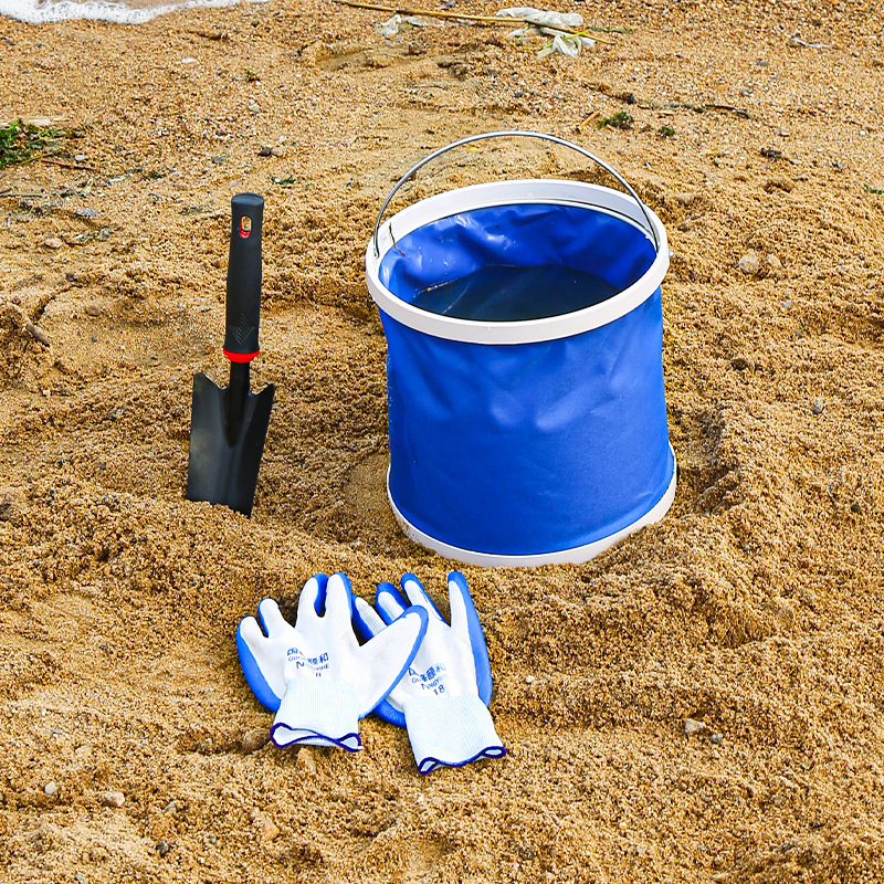 Three-piece set of single person driving the sea