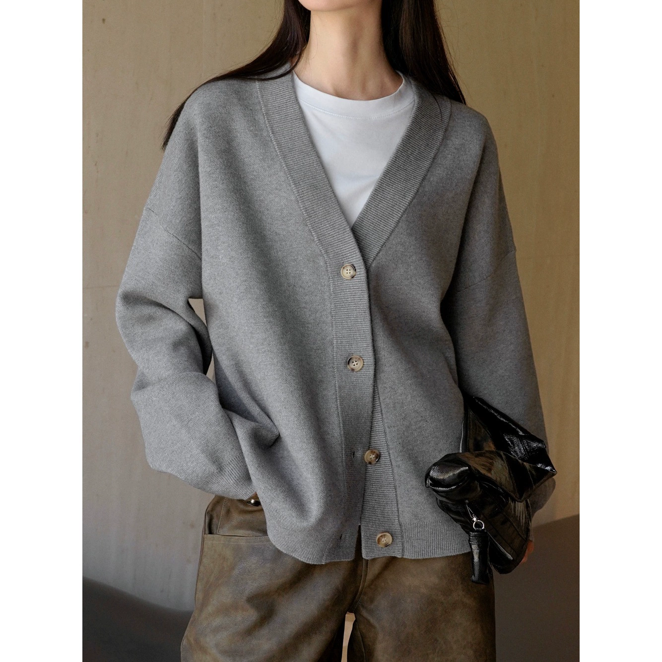 Luo новый корейский ленивый Повседневный свитер с V-образным вырезом кардиган свободный мягкий восковой Повседневный тонкий пригородный трикотажный жакет