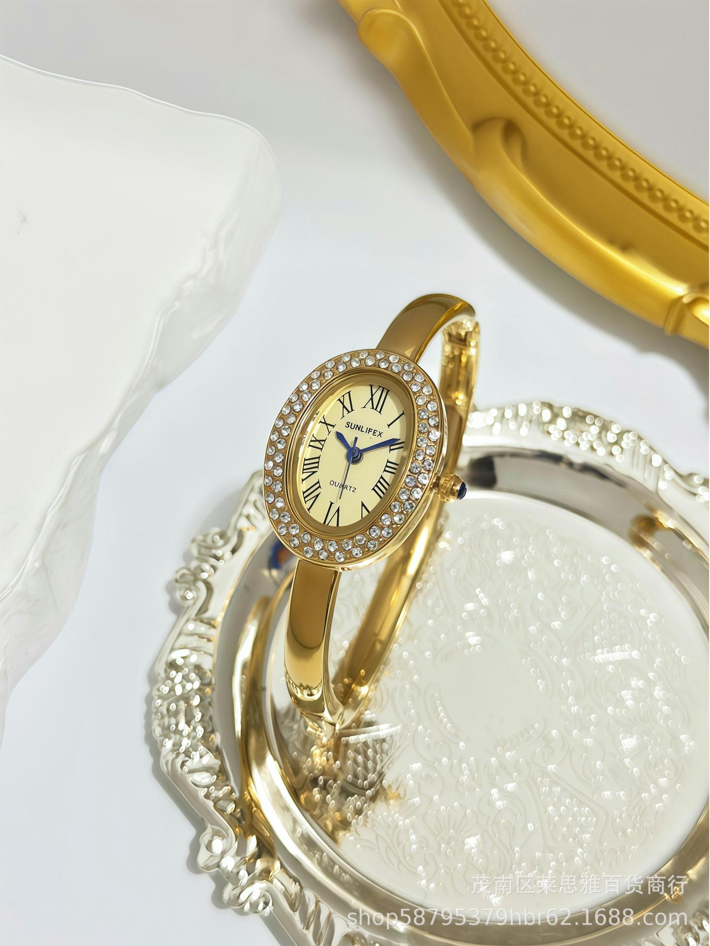 Diamond style gold case gold surface