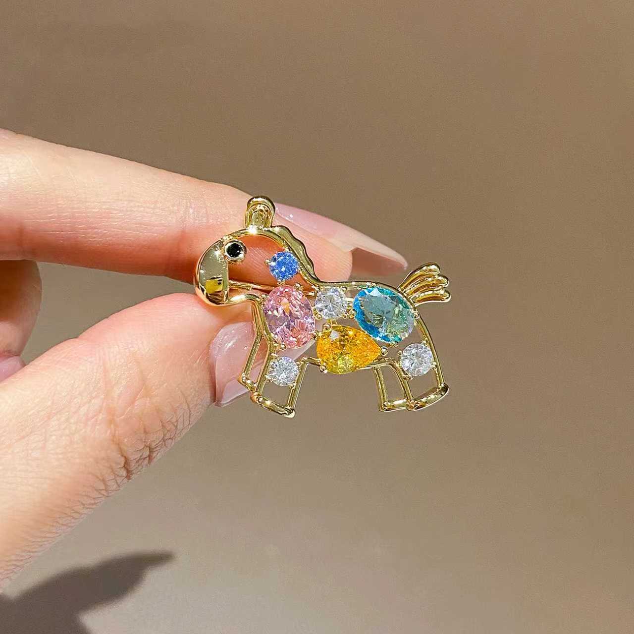 Exquisite Pferde Brosche Luxus Modeschmuck Für Elegante Kleidung_voghion.com