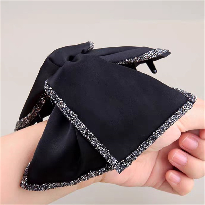 Platinum Silk Diamond Triangle Bag Elegant and Fashionable Hairpin Light Luxury Claw Clip High-End Large Shark Hairpin