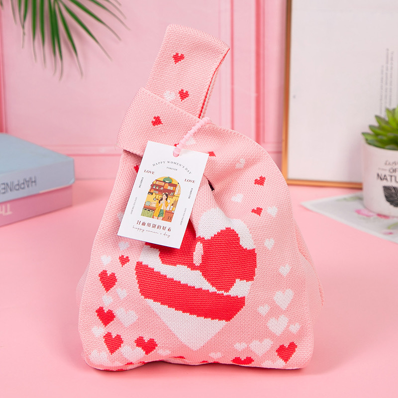 작은 하트가 가득한 핑크 + 액세서리 없음