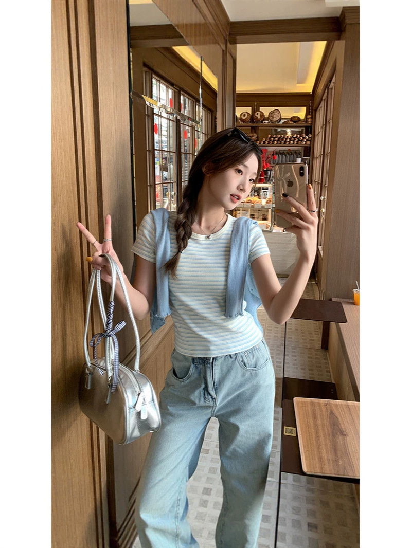 Sweet Chic Striped Regular Shoulder T-Shirt for Women, Summer Japanese Style Fresh and Unique Design Slim Fit Ins Top