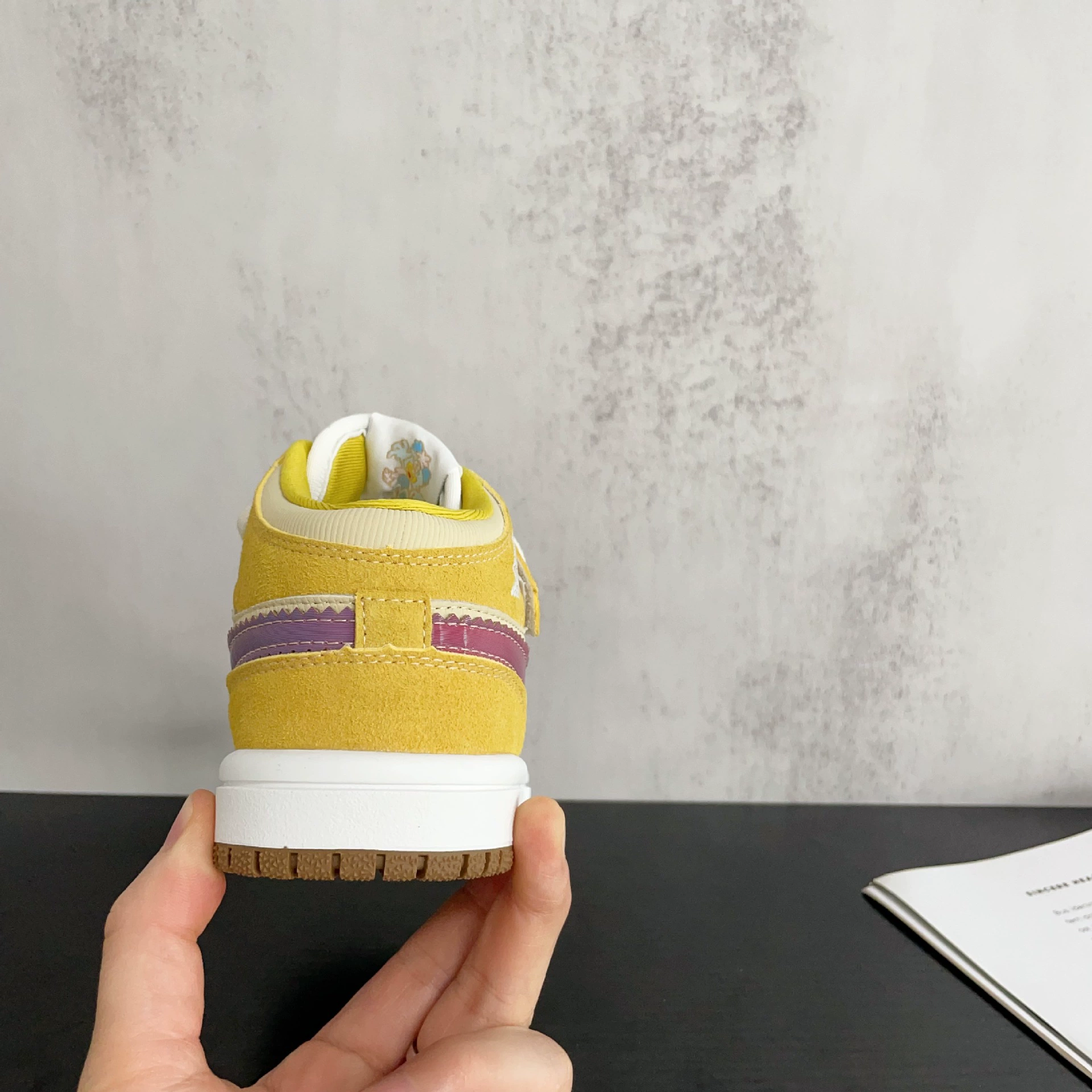 Трендовые классические кроссовки Air Jordan, обувь для мужчин и женщин, корейский стиль, 2025, осень