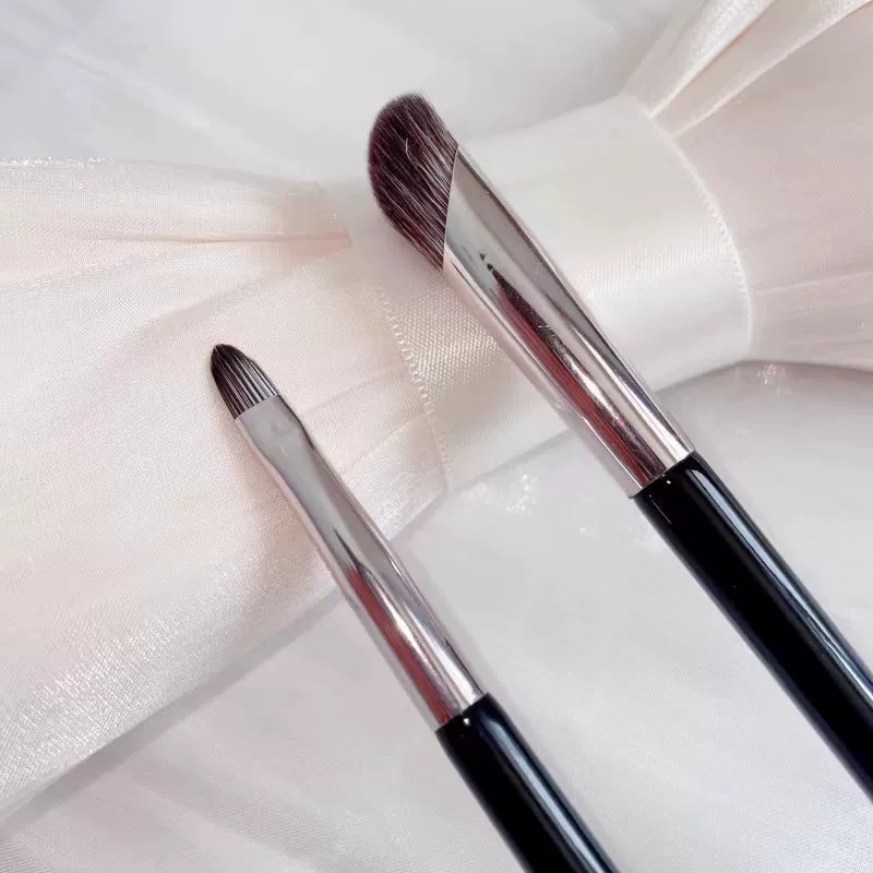 Ultra thin double-sided eye pencil, concealer brush
