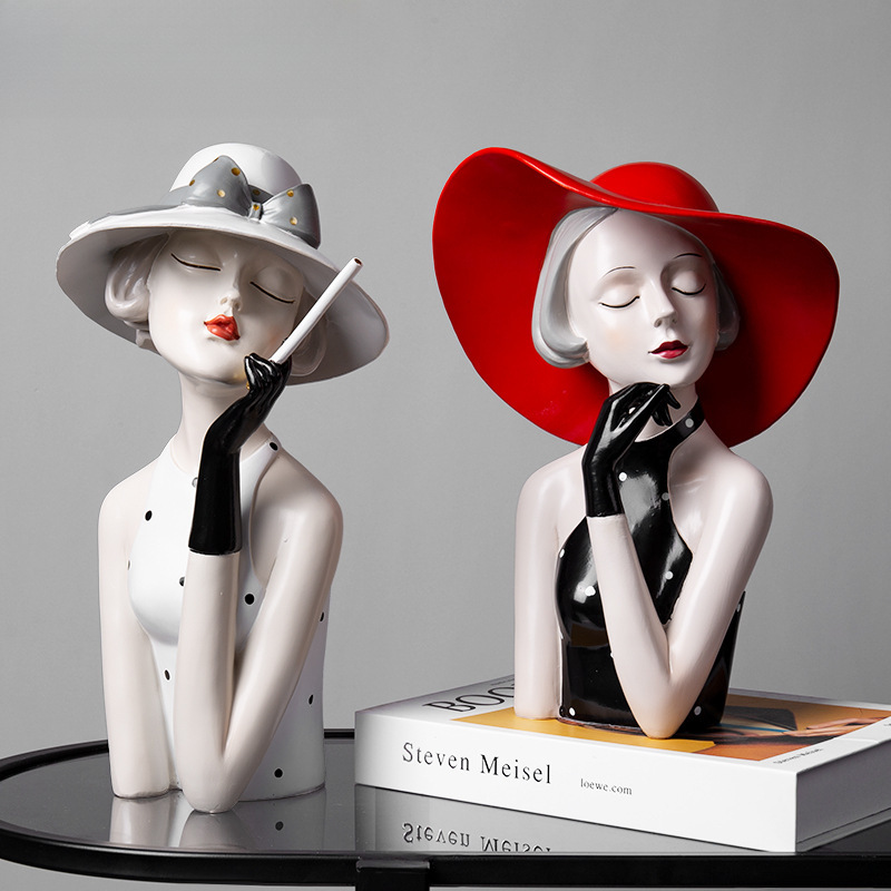 Light Luxury Urban Girl Personality Ornaments Modern Girl Tv Entrance Beauty Shop Window Decoration Art