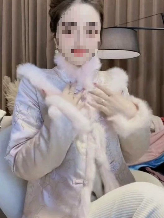 Новый китайский стиль в китайском стиле с меховым воротником с длинными рукавами, теплая утолщая хлопчатобумажная одежда женский 2023 зимний новый дикий топ