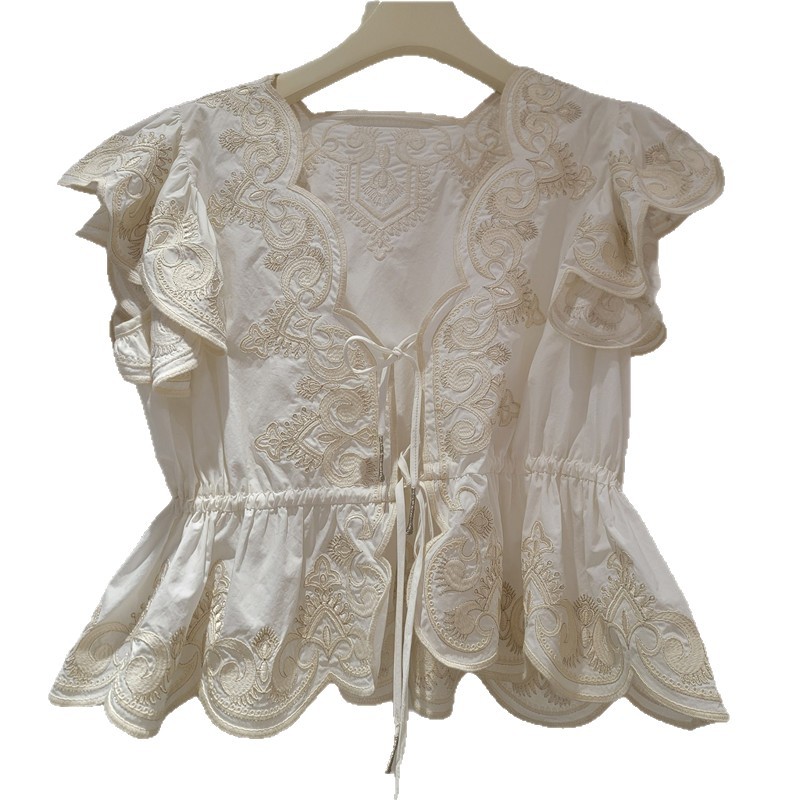 Blusa con Bordado Floral de Poliéster con Cuello en V y Lazos