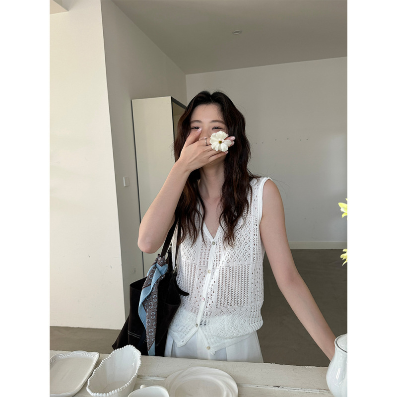 Korean-Style Holiday Style Hollow-Out Knit Vest for Women, 2026 Summer New Versatile Lazy Style Breathable Sleeveless Top