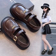 黒い女の子の小さい靴2025の新型の春夏の柔らかい底の王女の靴の洋風の韓国版の靴の子供の楽福の靴