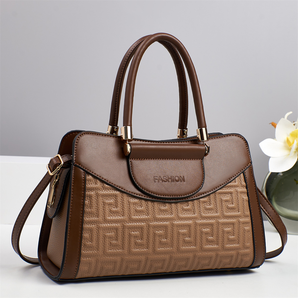 Capacidad Tote bag femenino 2025 nueva primavera y verano casual bolso de hombro portátil bolso grande de cercanías